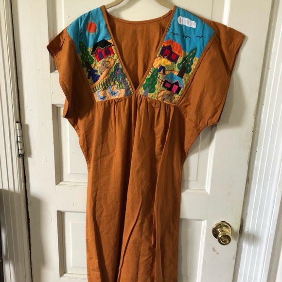 Colombian Linen Embroidered Mumu - Picture 1 of 4